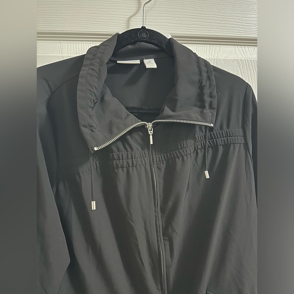 Zenergy by Chico’s Black Zip Lightweight Jacket size 2 - Picture 5 of 7
